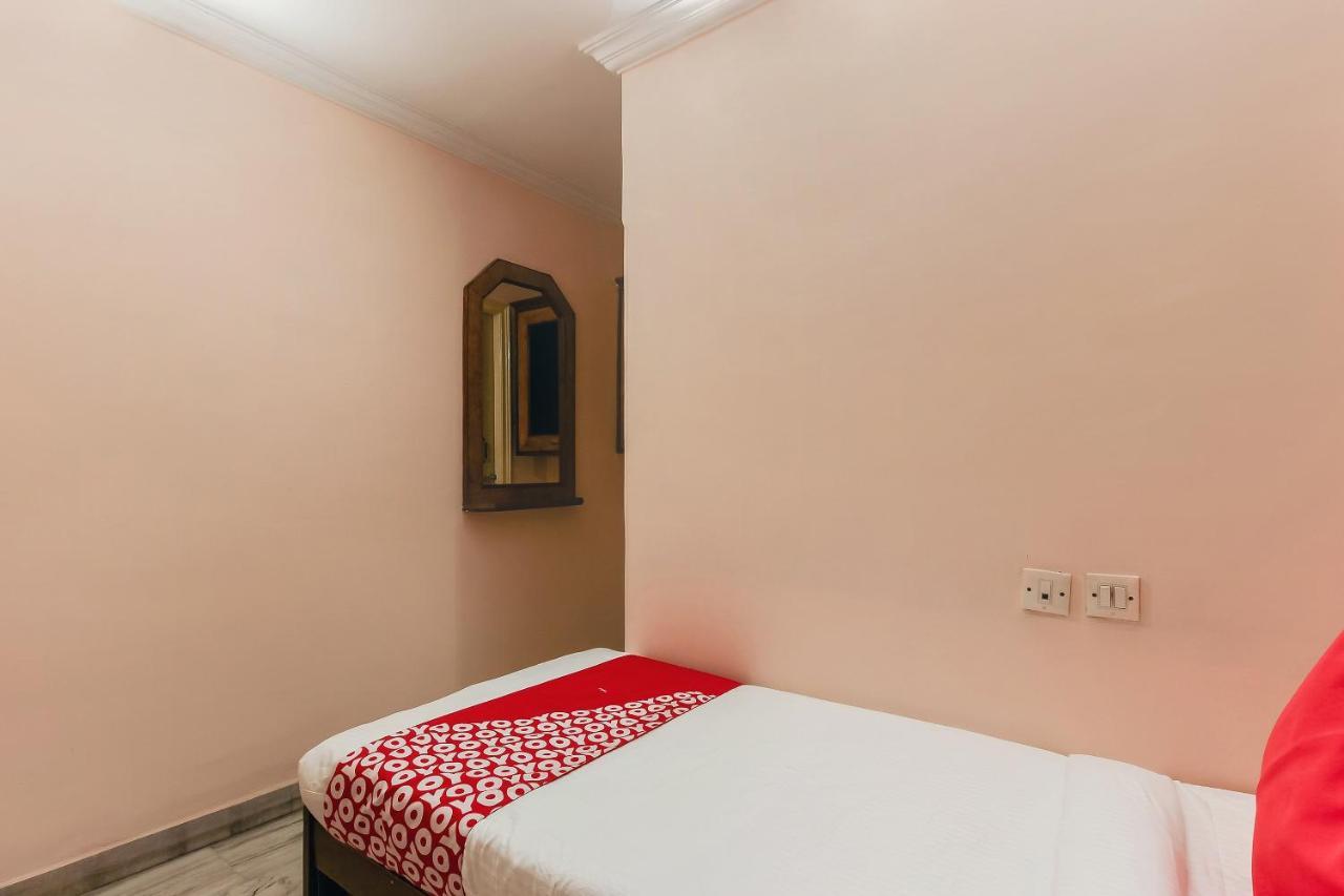 Oyo 23191 Flagship Hotel Raj Madan Ameerpet Hyderabad Exterior photo